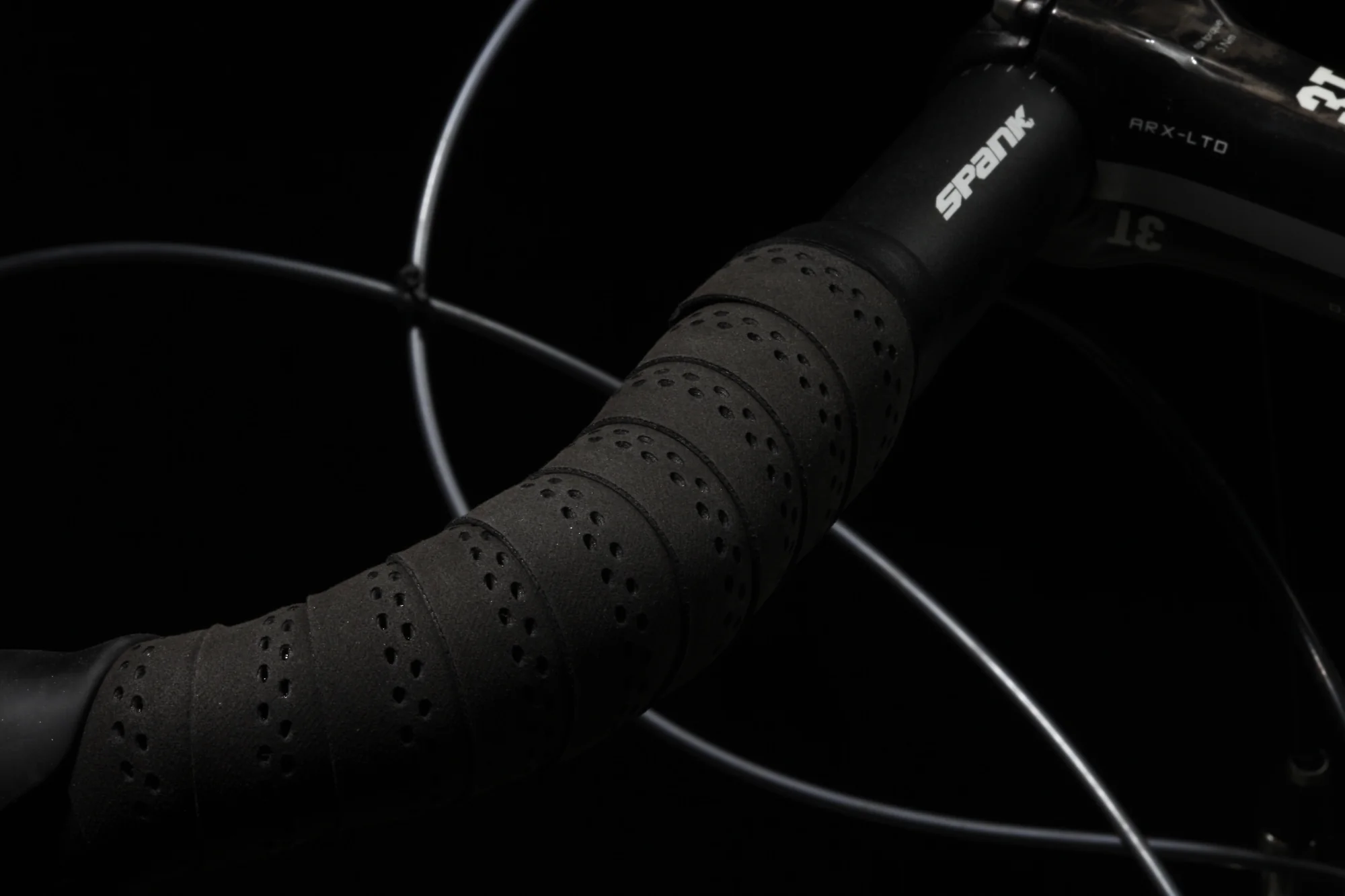SPANK Wing Gravel Drop Bar Tape, Gel Pad & Plug Kit - Image 4